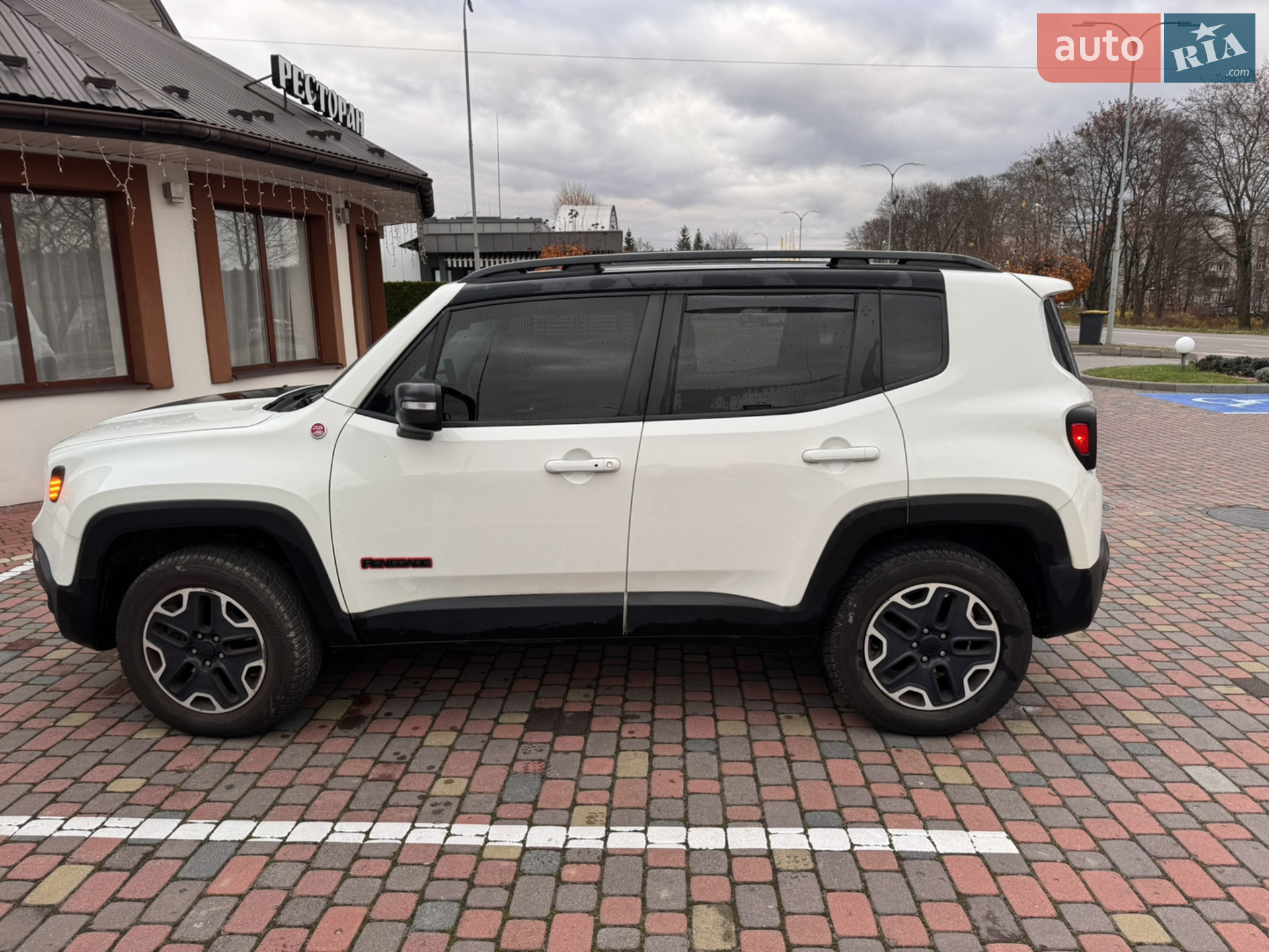 2017 Jeep Renegade - мініатюра 2
