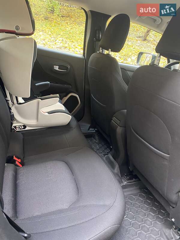 Позашляховик / Кросовер Jeep Renegade 2016 в Києві