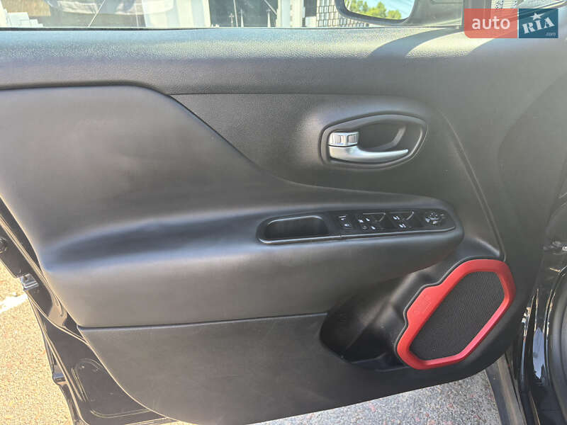 Позашляховик / Кросовер Jeep Renegade 2018 в Києві фото 7 Позашляховик / Кросовер Jeep Renegade 2018 в Києві