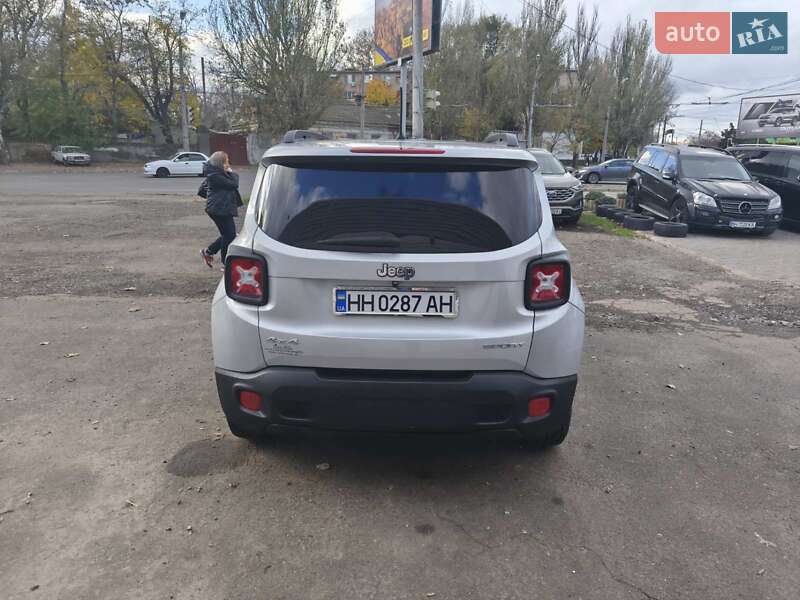 Позашляховик / Кросовер Jeep Renegade 2016 в Одесі