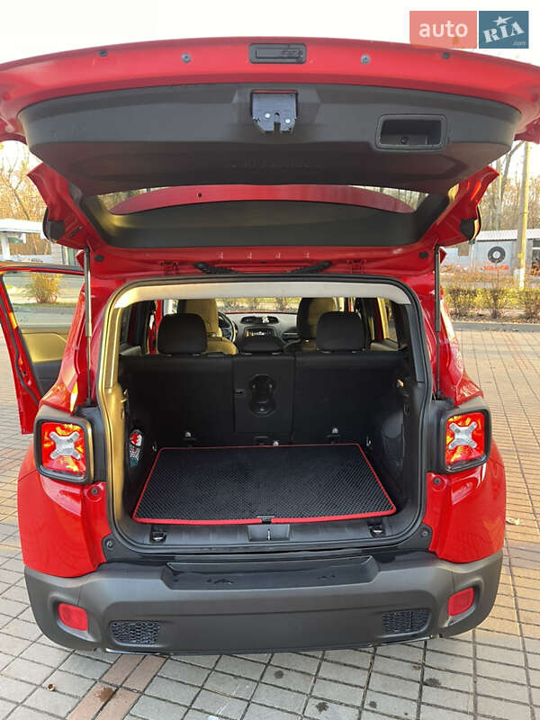 Внедорожник / Кроссовер Jeep Renegade 2017 в Броварах