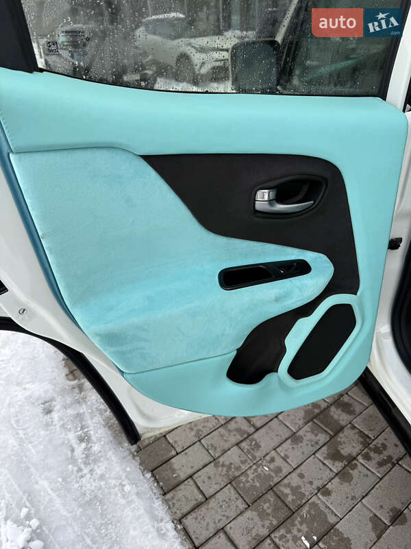 Позашляховик / Кросовер Jeep Renegade 2015 в Львові