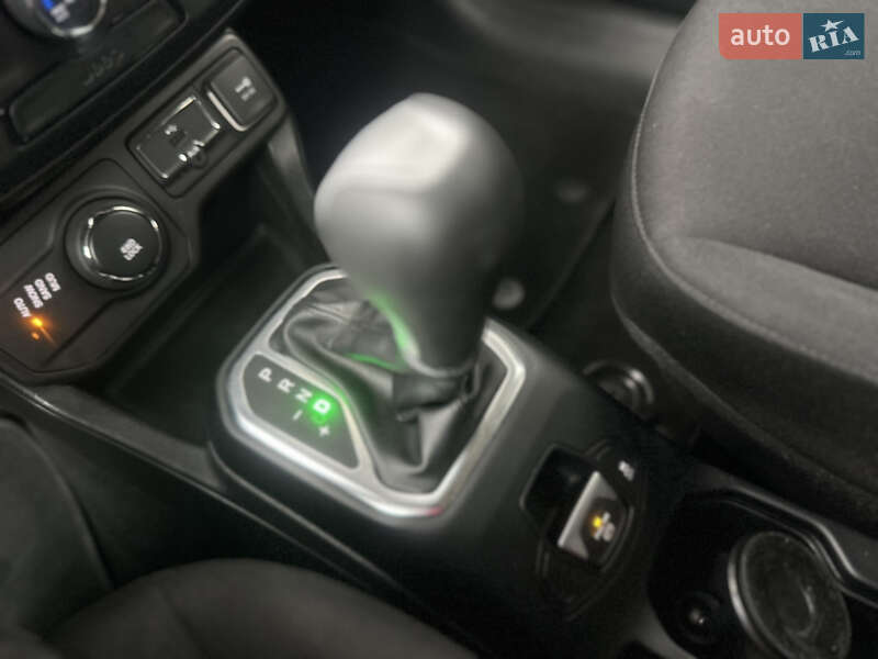 Внедорожник / Кроссовер Jeep Renegade 2017 в Киеве