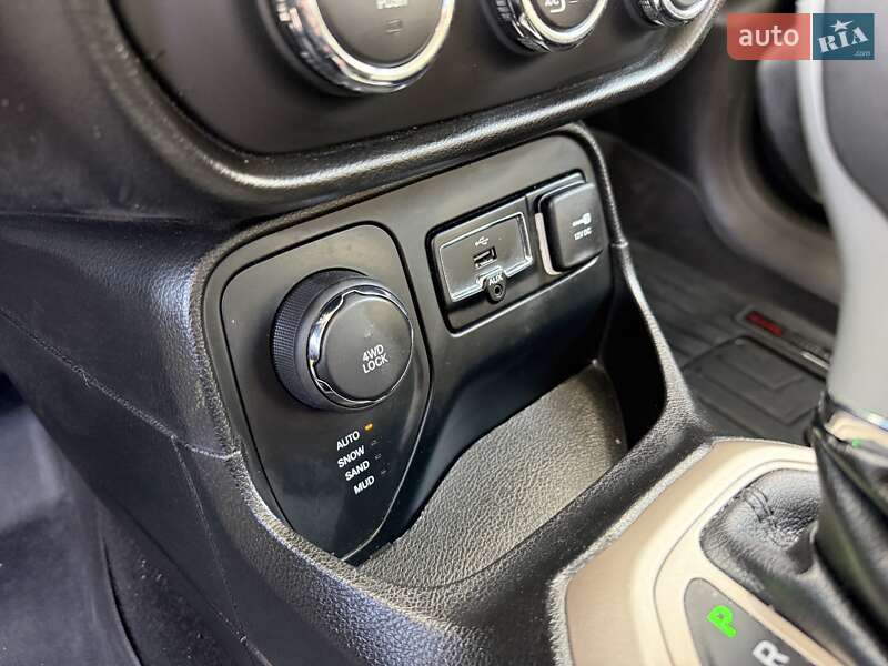 Позашляховик / Кросовер Jeep Renegade 2016 в Києві