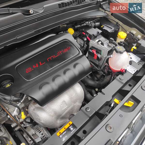 Внедорожник / Кроссовер Jeep Renegade 2016 в Львове