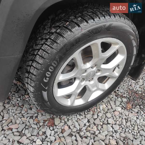 Внедорожник / Кроссовер Jeep Renegade 2016 в Львове