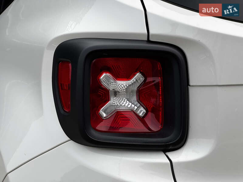 Внедорожник / Кроссовер Jeep Renegade 2016 в Киеве