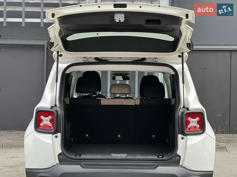 Внедорожник / Кроссовер Jeep Renegade 2016 в Киеве