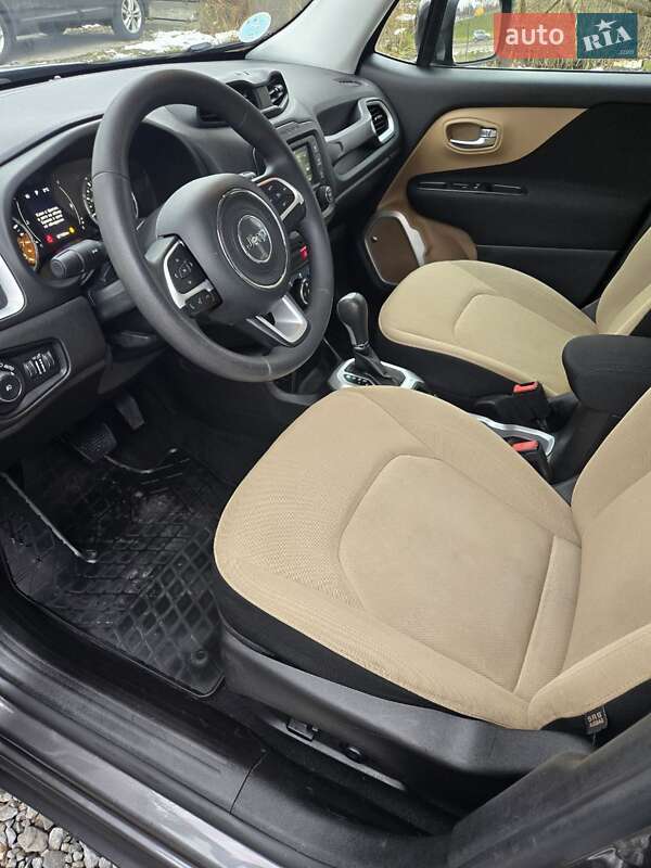 Позашляховик / Кросовер Jeep Renegade 2016 в Львові