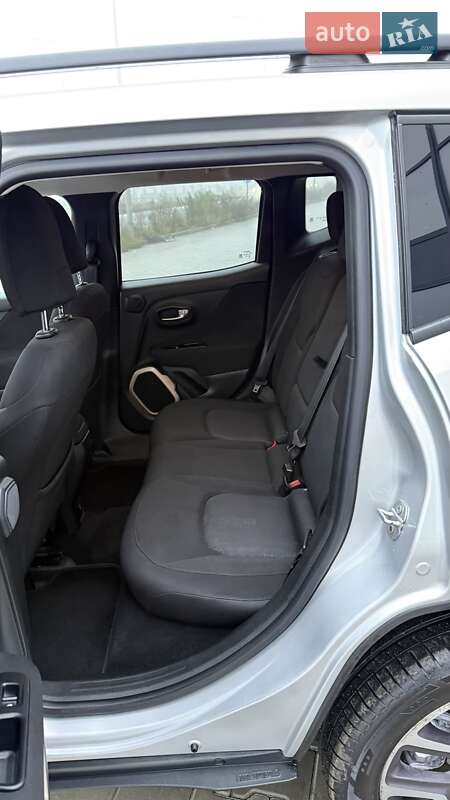 Внедорожник / Кроссовер Jeep Renegade 2015 в Тернополе фото 28 Внедорожник / Кроссовер Jeep Renegade 2015 в Тернополе