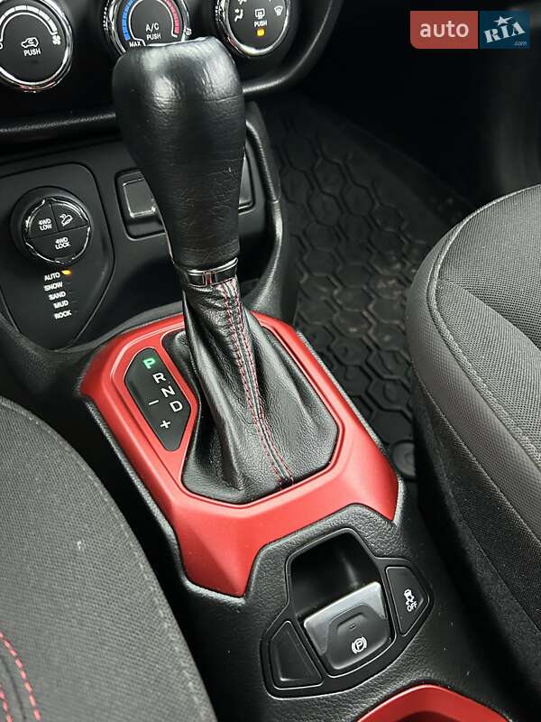 Внедорожник / Кроссовер Jeep Renegade 2015 в Сумах