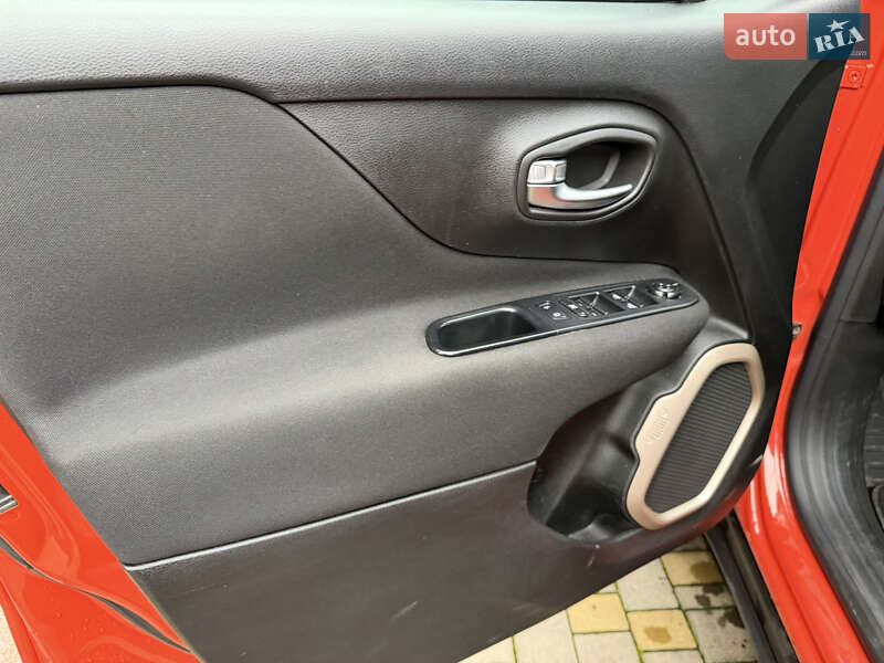 Позашляховик / Кросовер Jeep Renegade 2015 в Дніпрі фото 26 Позашляховик / Кросовер Jeep Renegade 2015 в Дніпрі