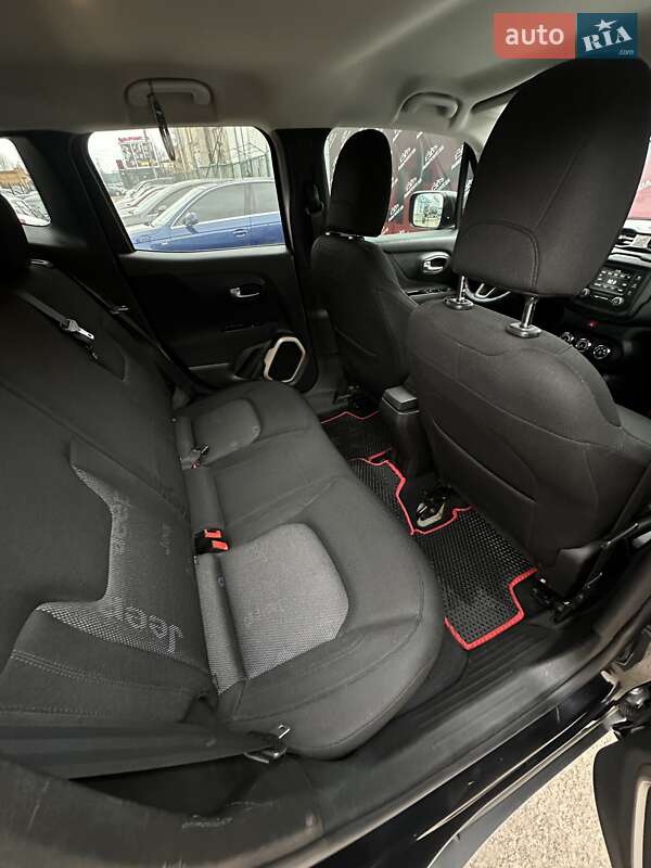 Внедорожник / Кроссовер Jeep Renegade 2016 в Сумах