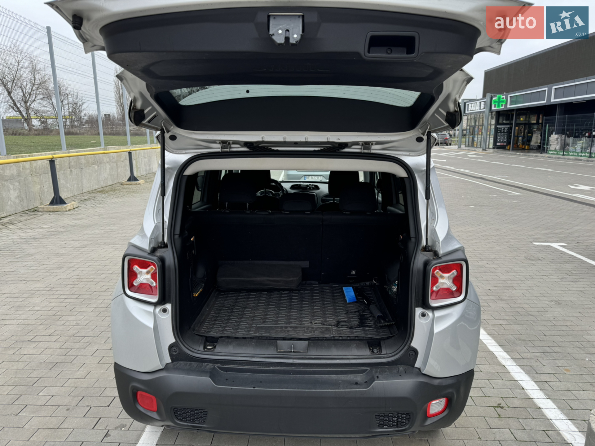 2016 Jeep Renegade - мініатюра 12