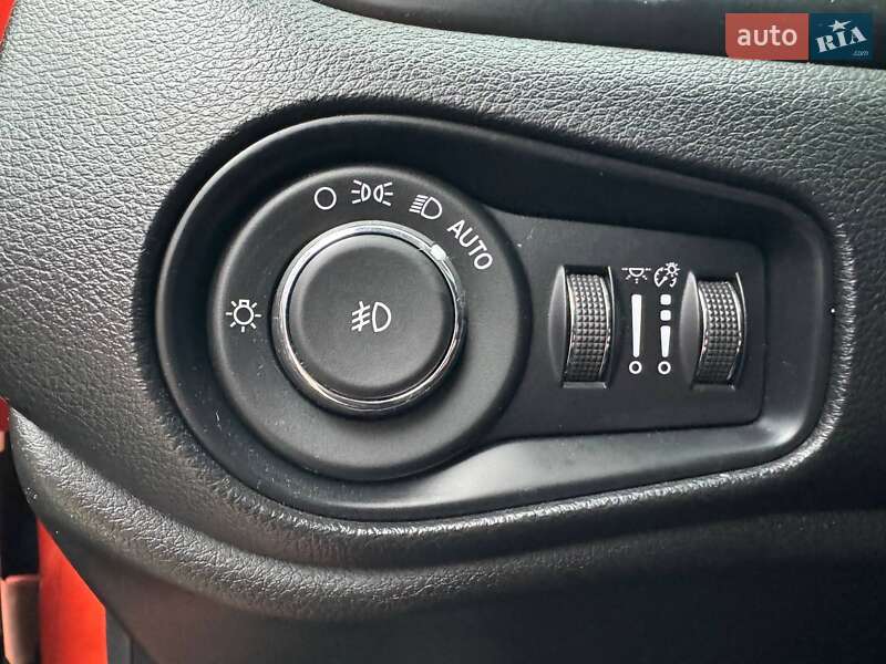 Внедорожник / Кроссовер Jeep Renegade 2018 в Киеве фото 16 Внедорожник / Кроссовер Jeep Renegade 2018 в Киеве