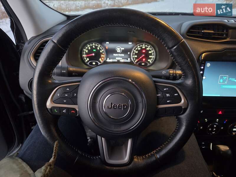 Внедорожник / Кроссовер Jeep Renegade 2015 в Львове