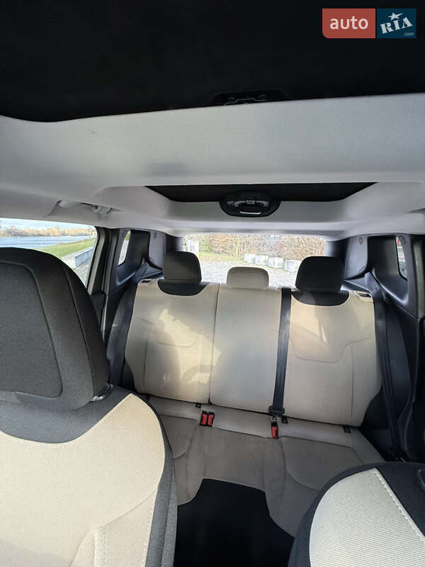 Позашляховик / Кросовер Jeep Renegade 2017 в Харкові