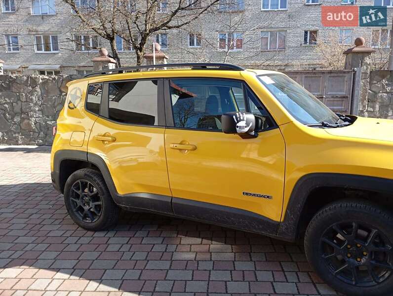 Внедорожник / Кроссовер Jeep Renegade 2016 в Киеве