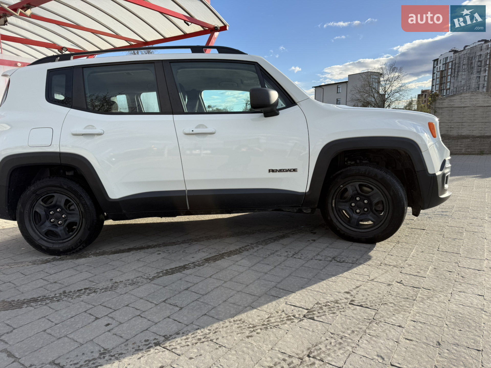 2016 Jeep Renegade - мініатюра 3