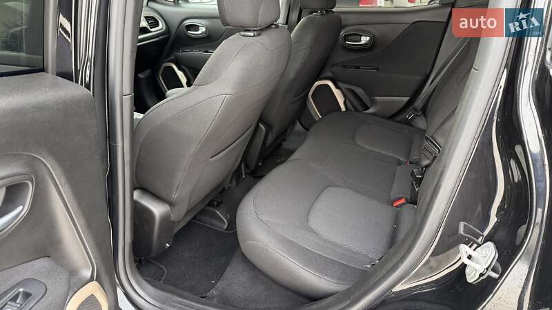 Внедорожник / Кроссовер Jeep Renegade 2016 в Киеве