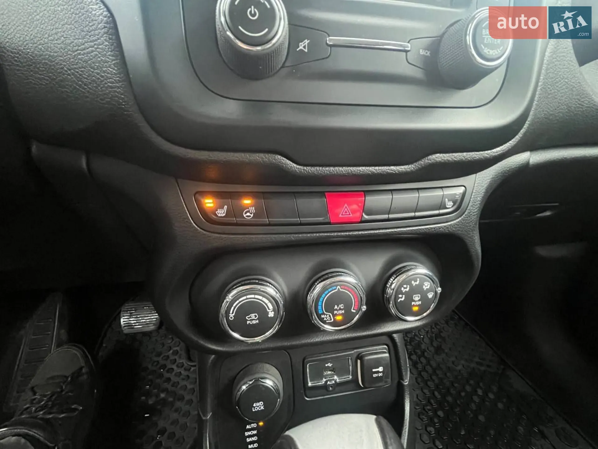 2015 Jeep Renegade - мініатюра 16