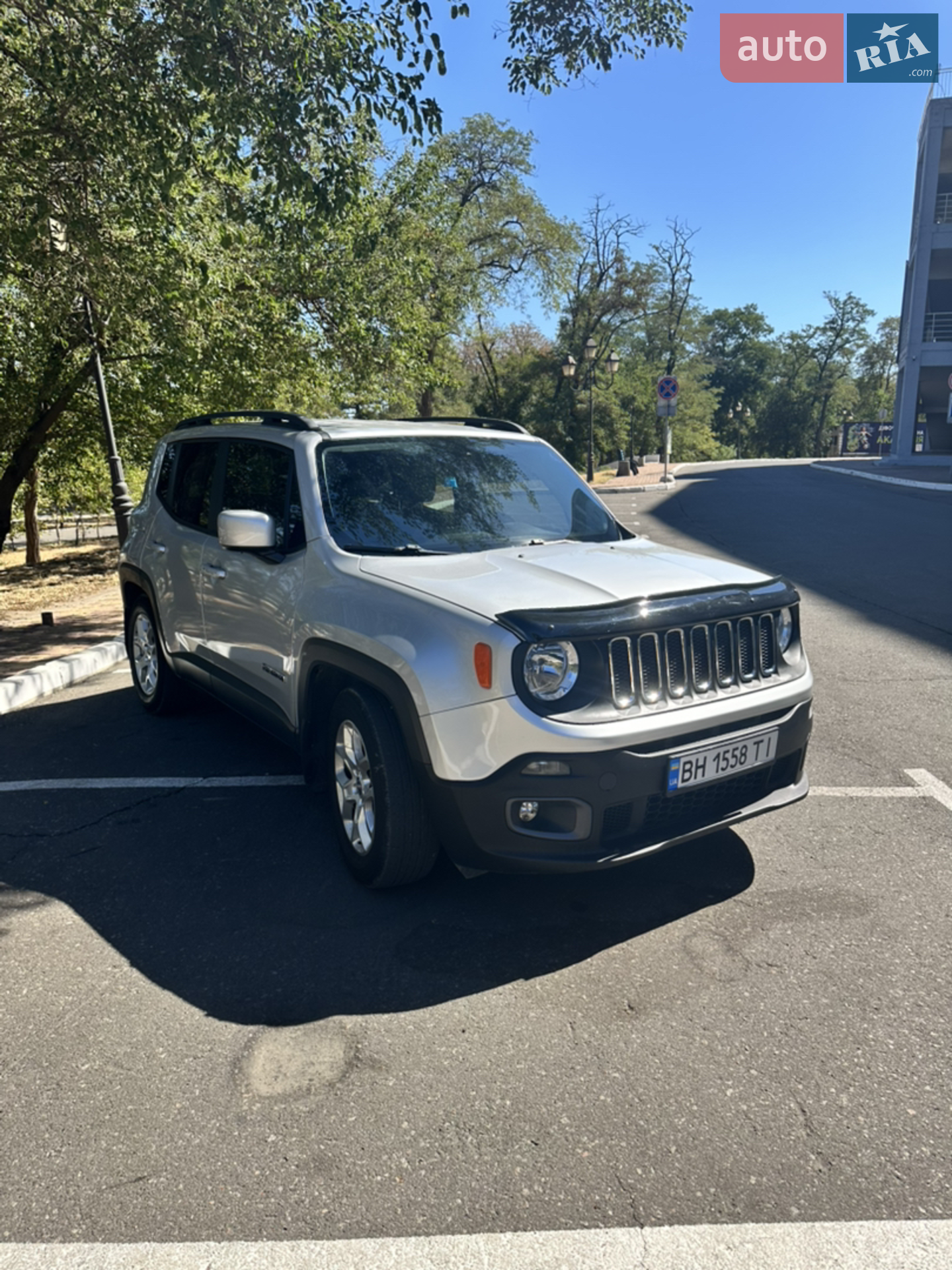 2016 Jeep Renegade - мініатюра 3