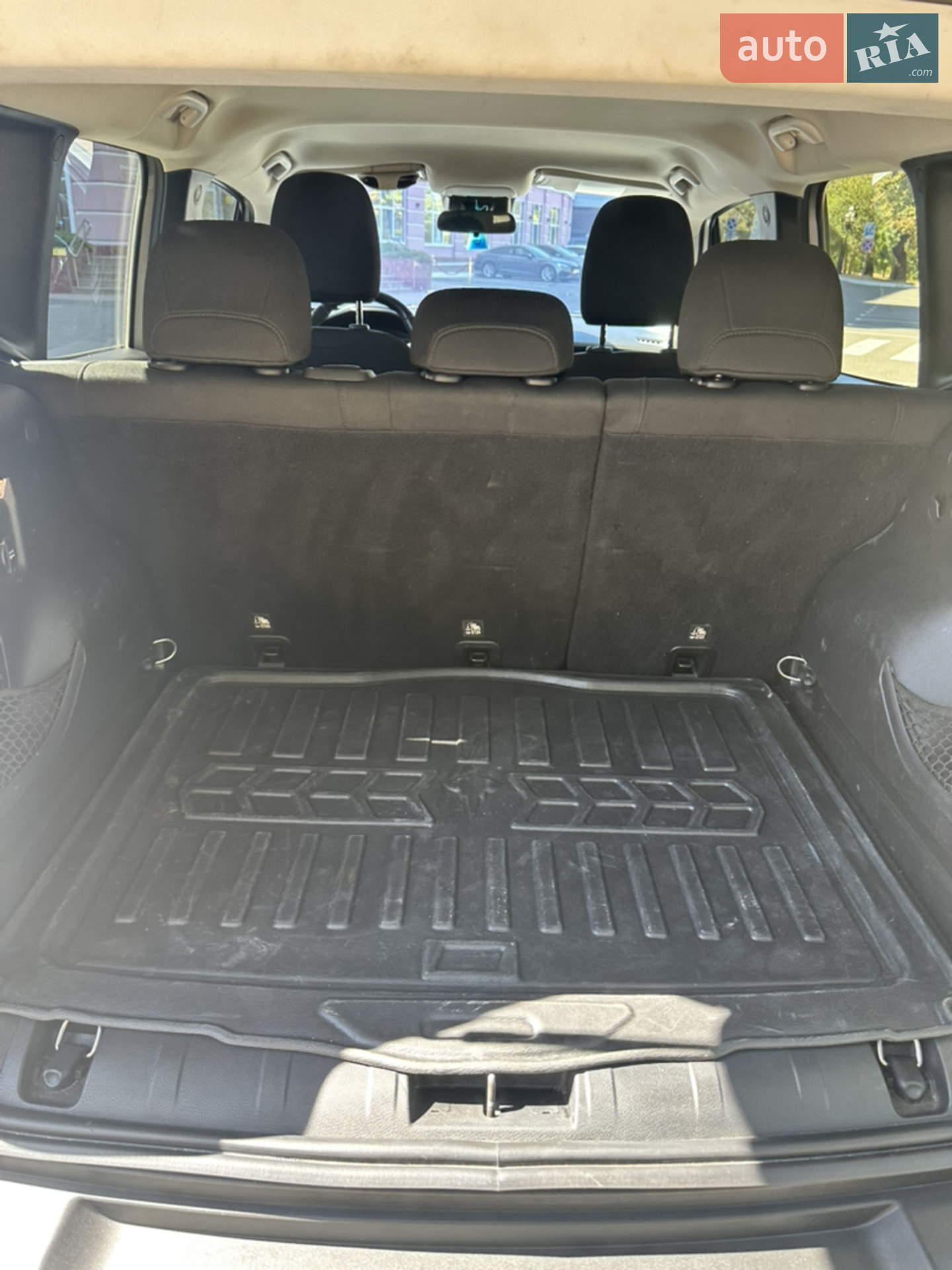 2016 Jeep Renegade - мініатюра 13