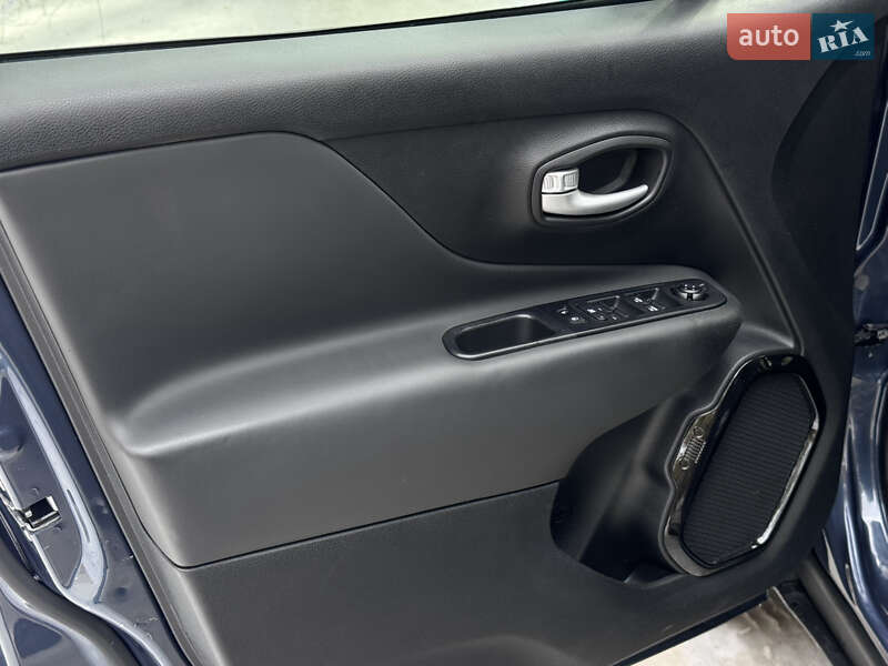 Внедорожник / Кроссовер Jeep Renegade 2023 в Киеве