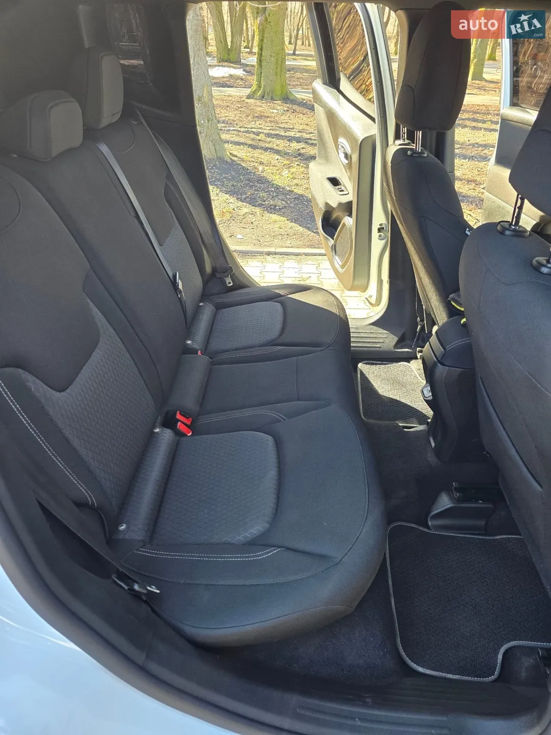 2020 Jeep Renegade - мініатюра 20