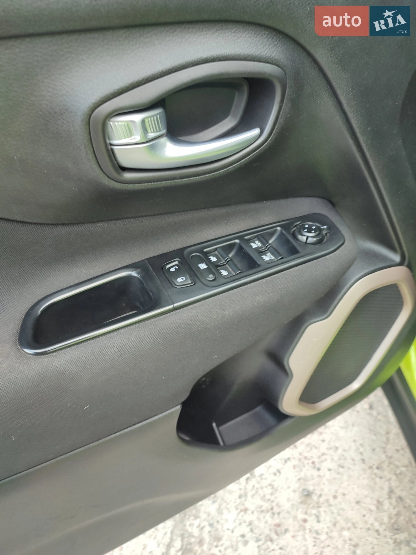 2017 Jeep Renegade - мініатюра 18