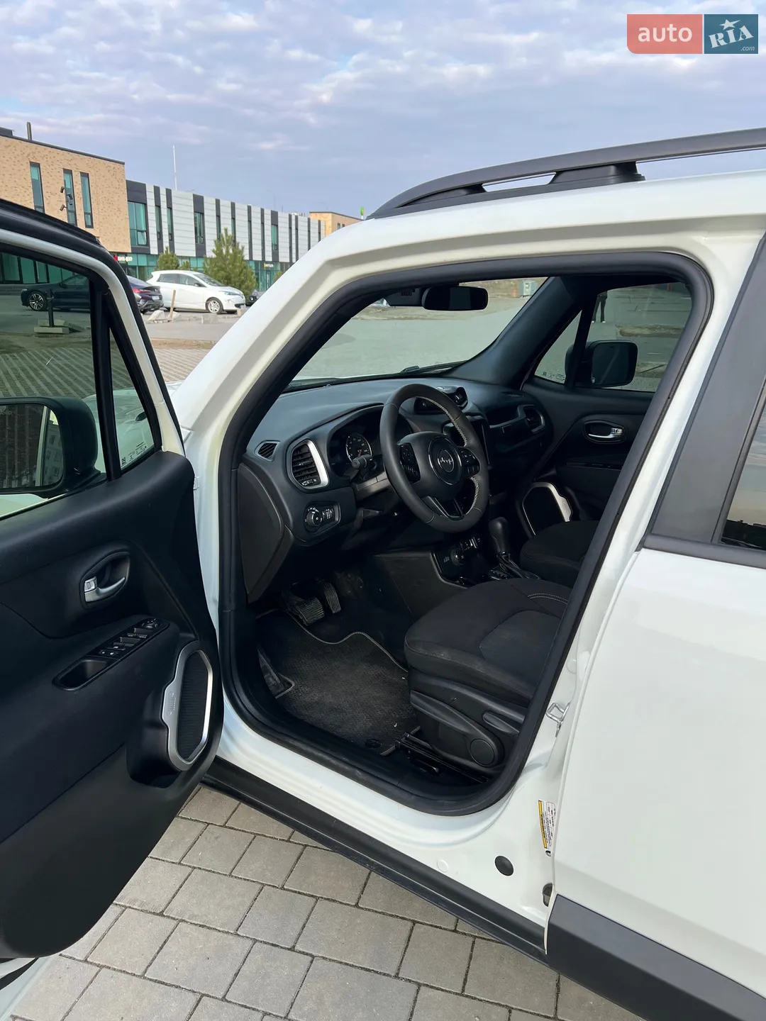 2020 Jeep Renegade - мініатюра 6