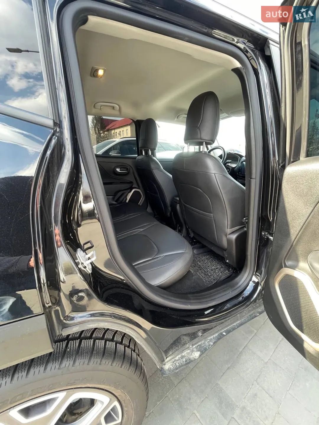 2015 Jeep Renegade - мініатюра 27