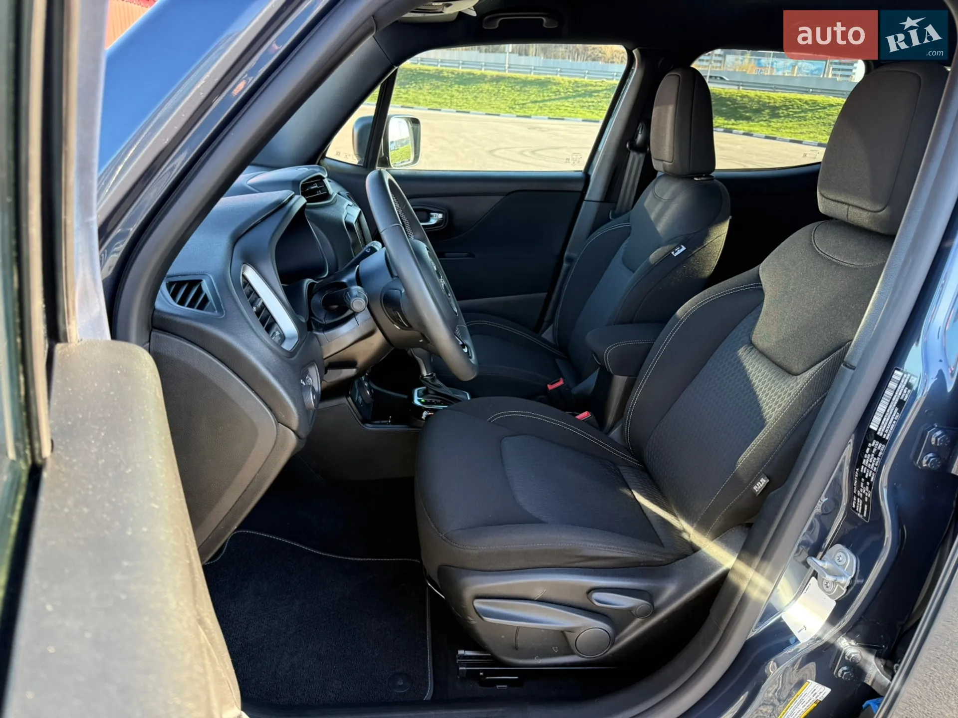 2020 Jeep Renegade - мініатюра 32