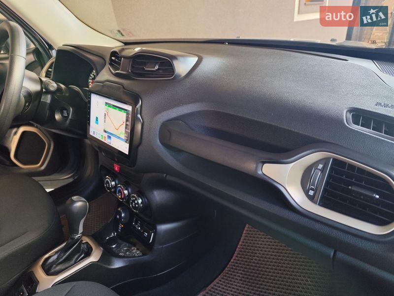 Внедорожник / Кроссовер Jeep Renegade 2016 в Черновцах