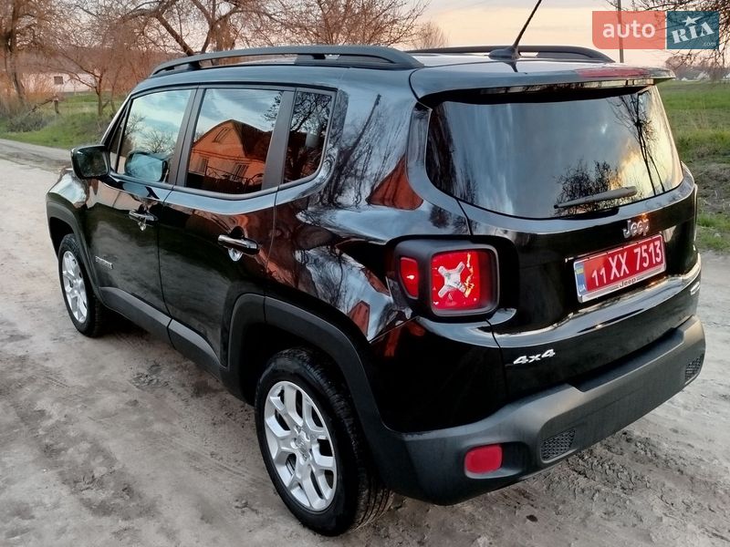 Внедорожник / Кроссовер Jeep Renegade 2016 в Ружине