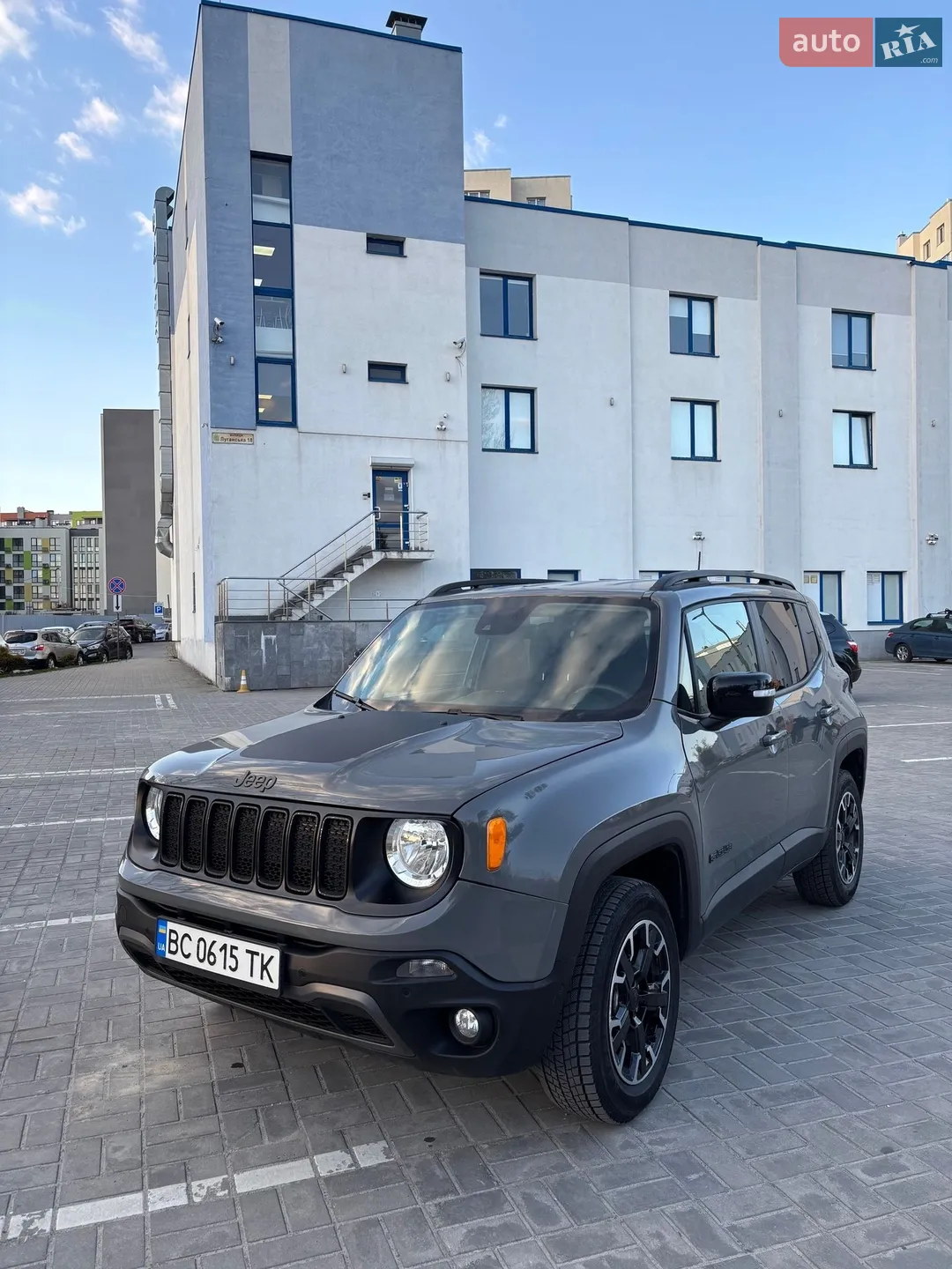 2023 Jeep Renegade - фото 1