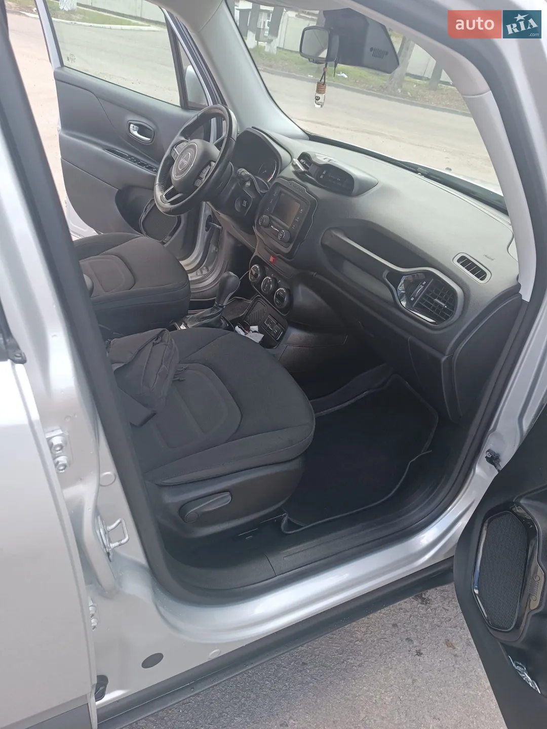 2017 Jeep Renegade - мініатюра 17