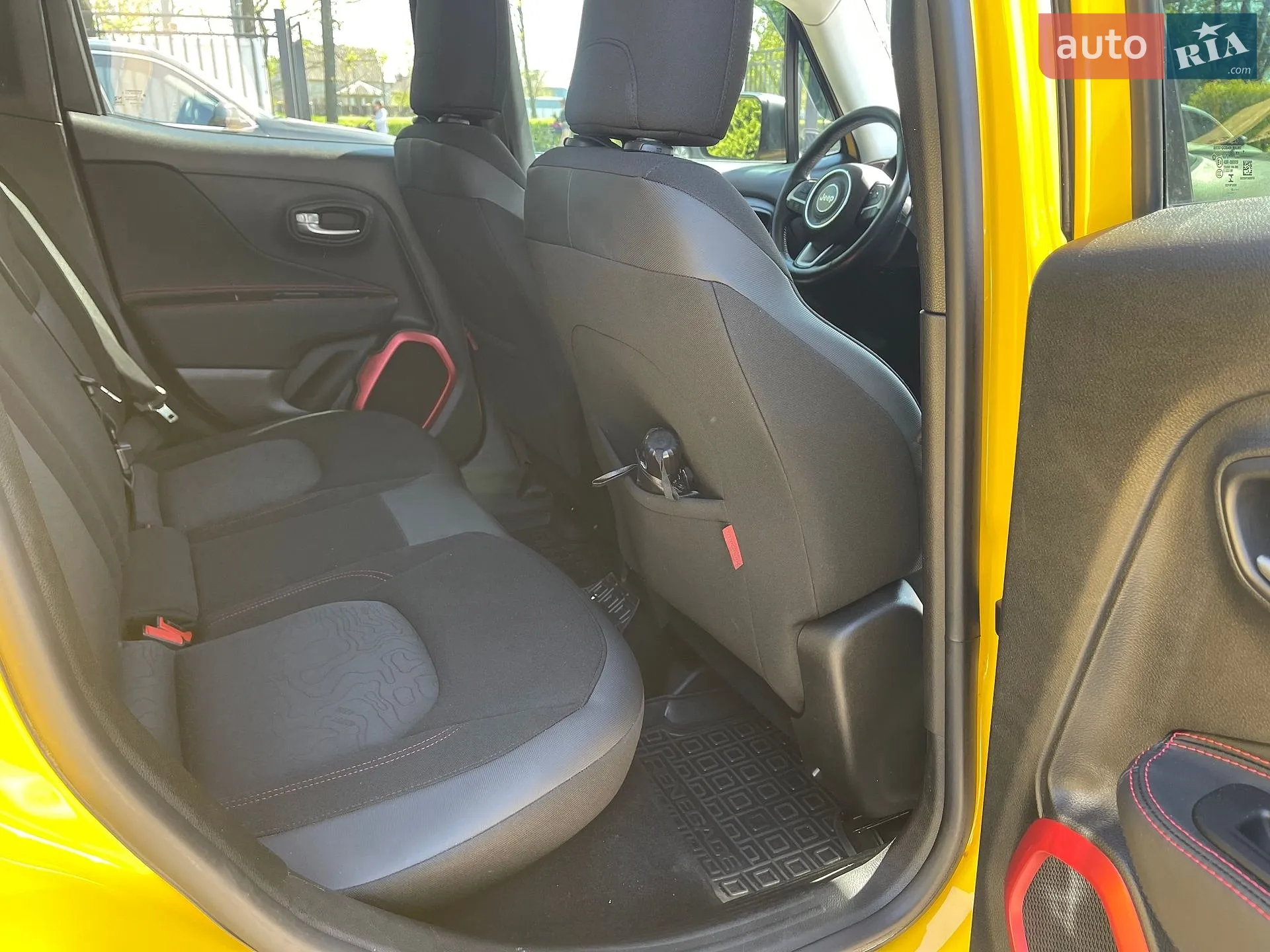 2015 Jeep Renegade - мініатюра 12