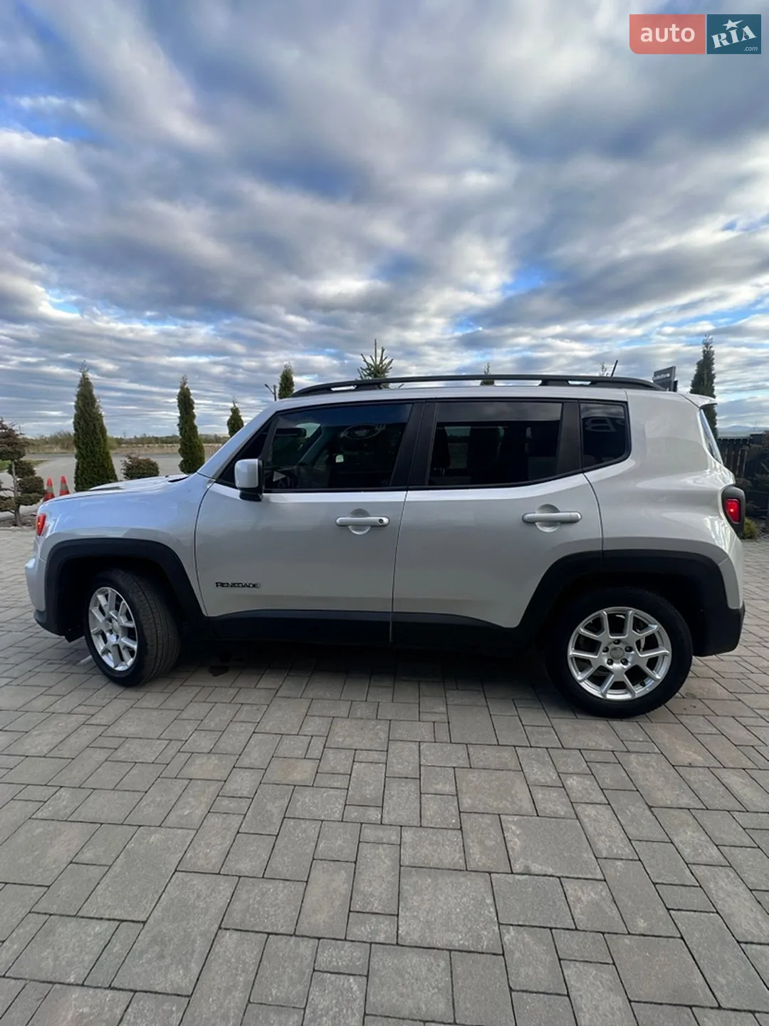 2020 Jeep Renegade - мініатюра 7
