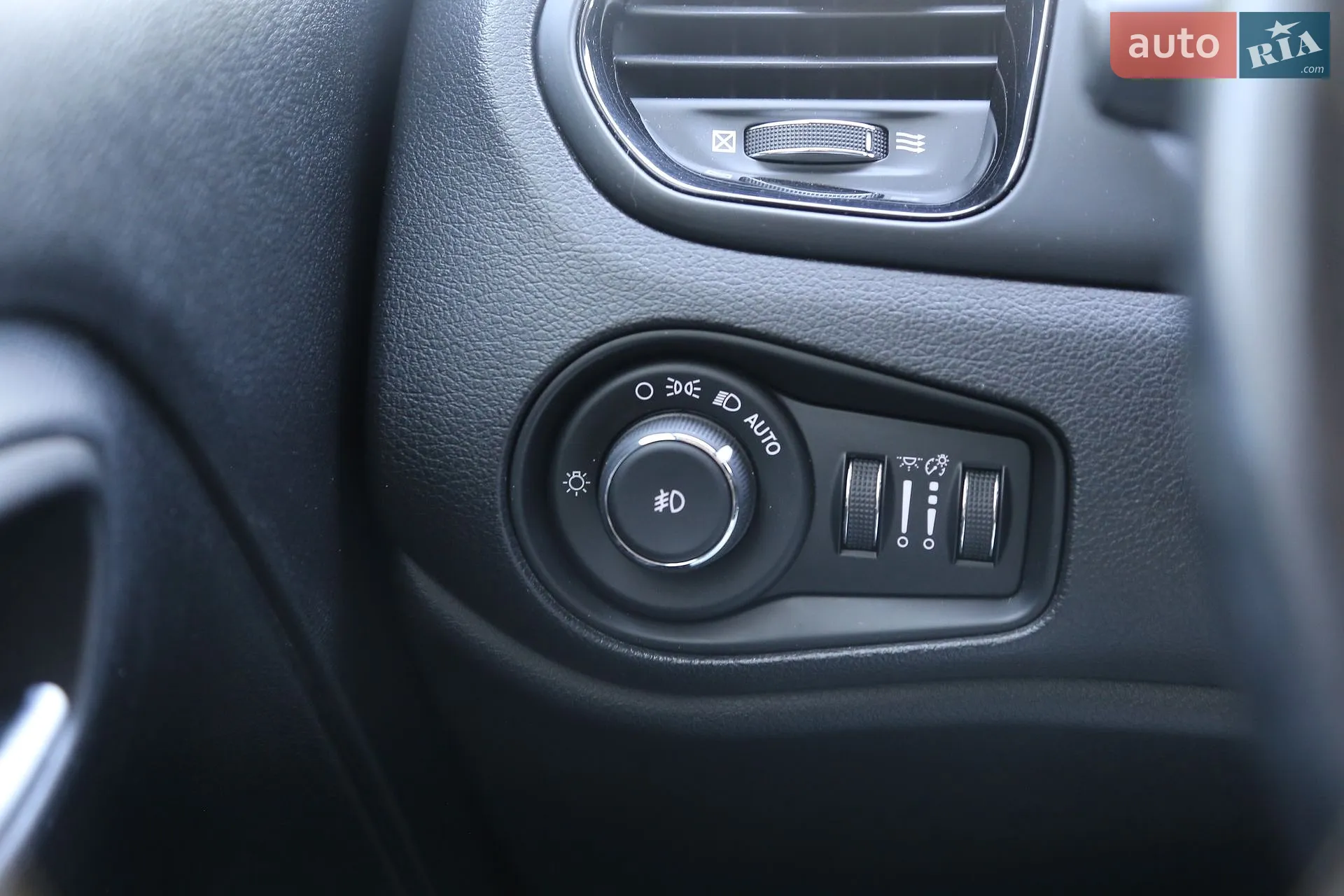 2018 Jeep Renegade - мініатюра 28