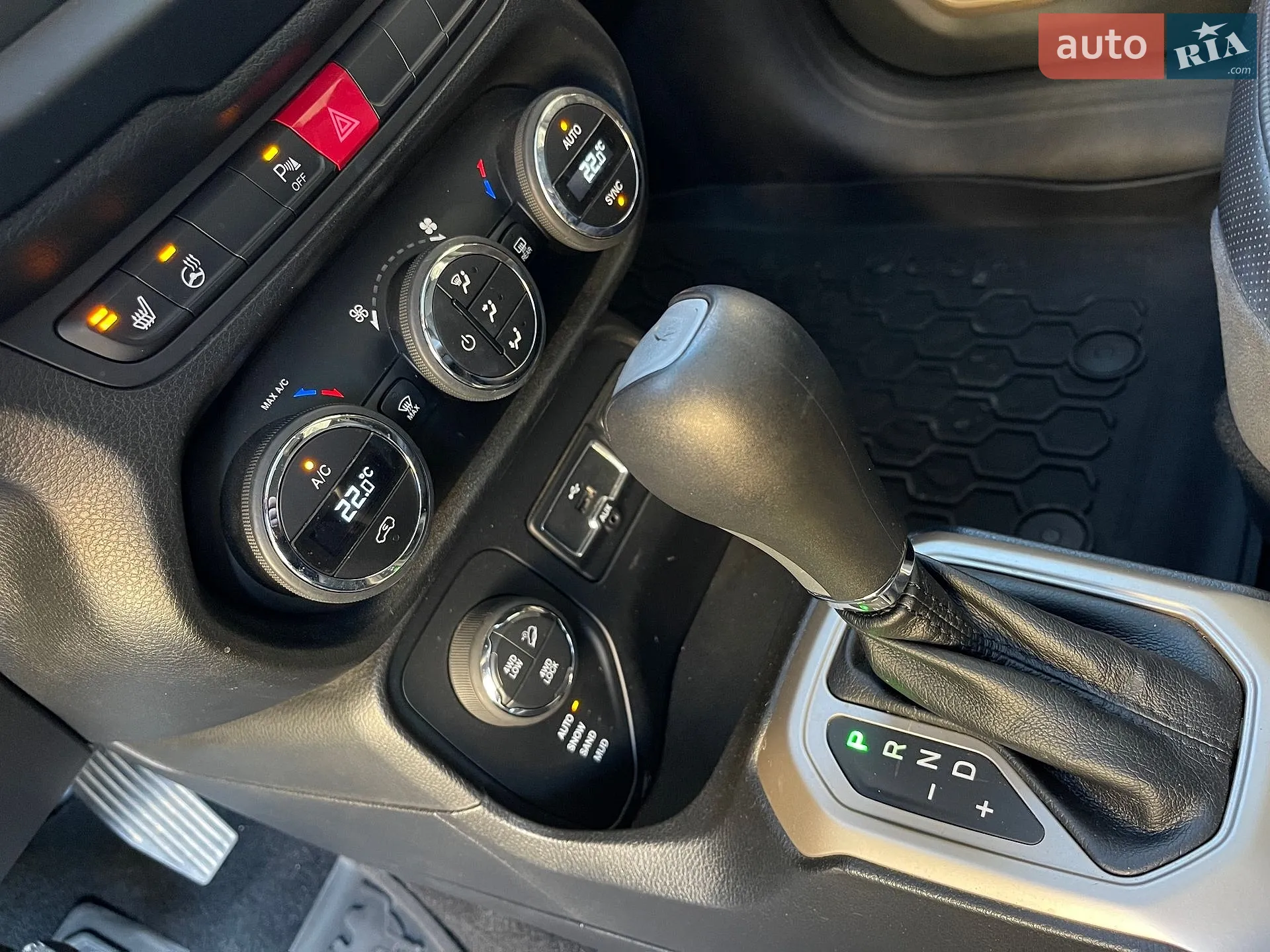 2015 Jeep Renegade - мініатюра 17