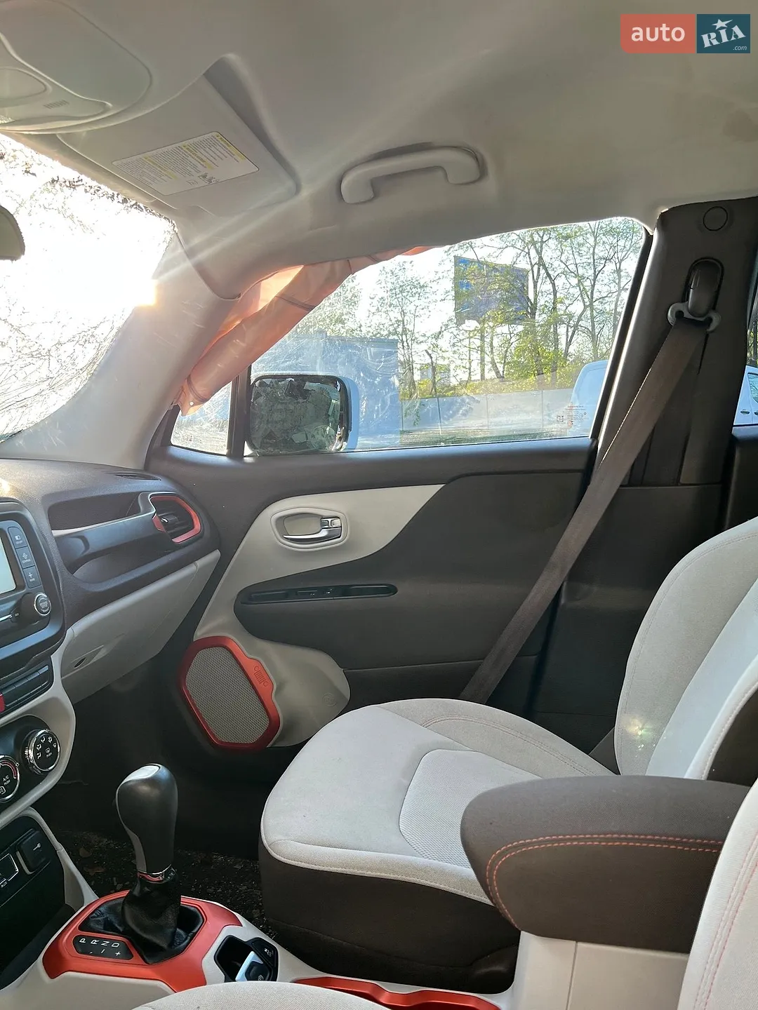 2015 Jeep Renegade - мініатюра 18