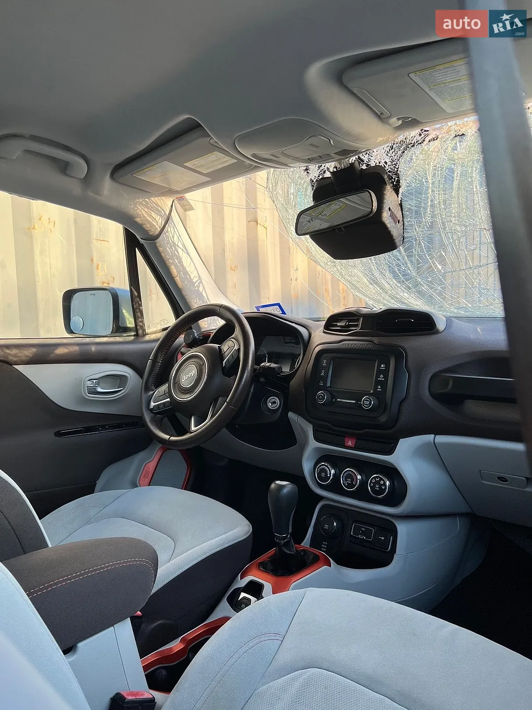 2015 Jeep Renegade - мініатюра 8