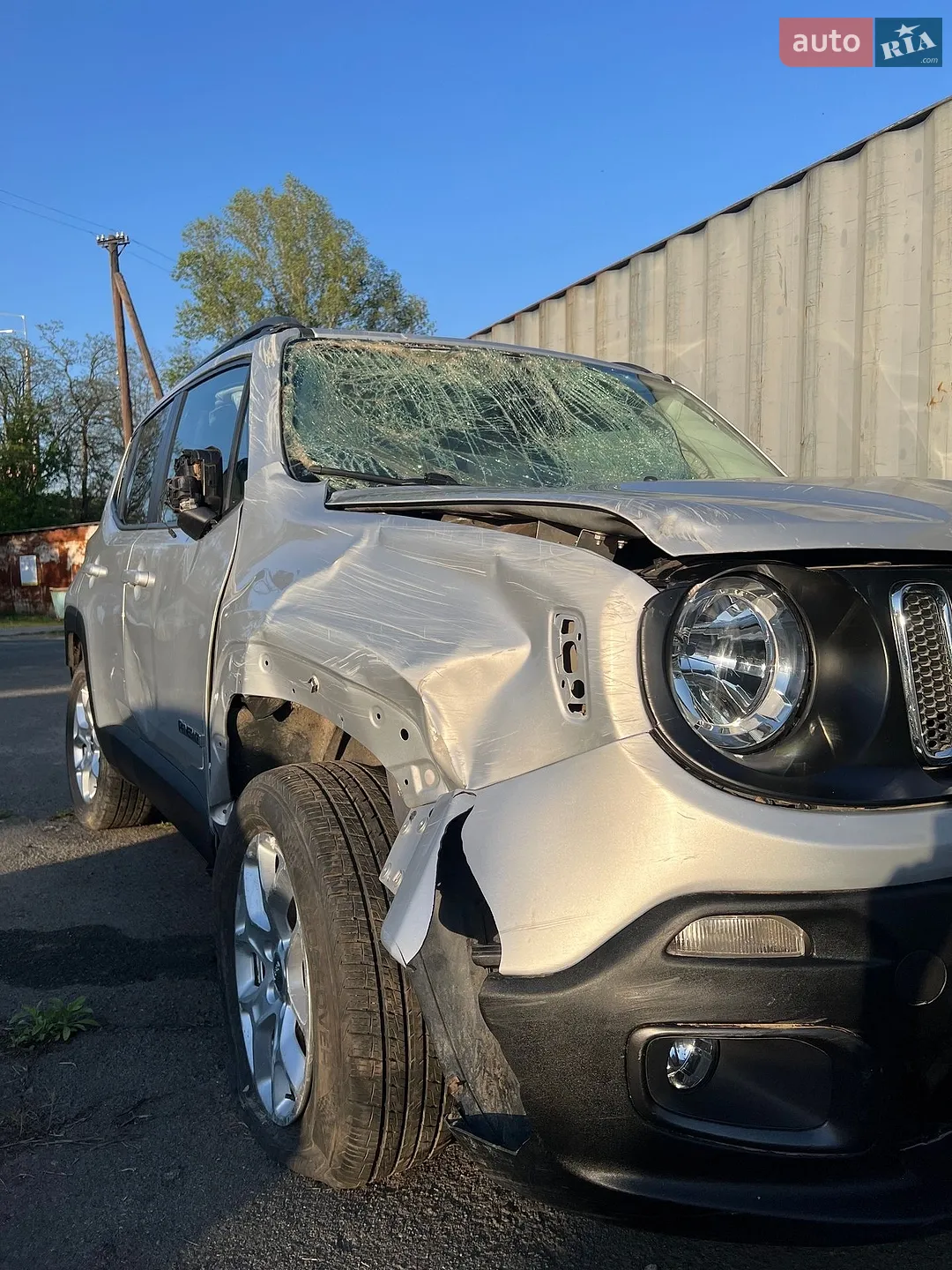 2015 Jeep Renegade - мініатюра 2