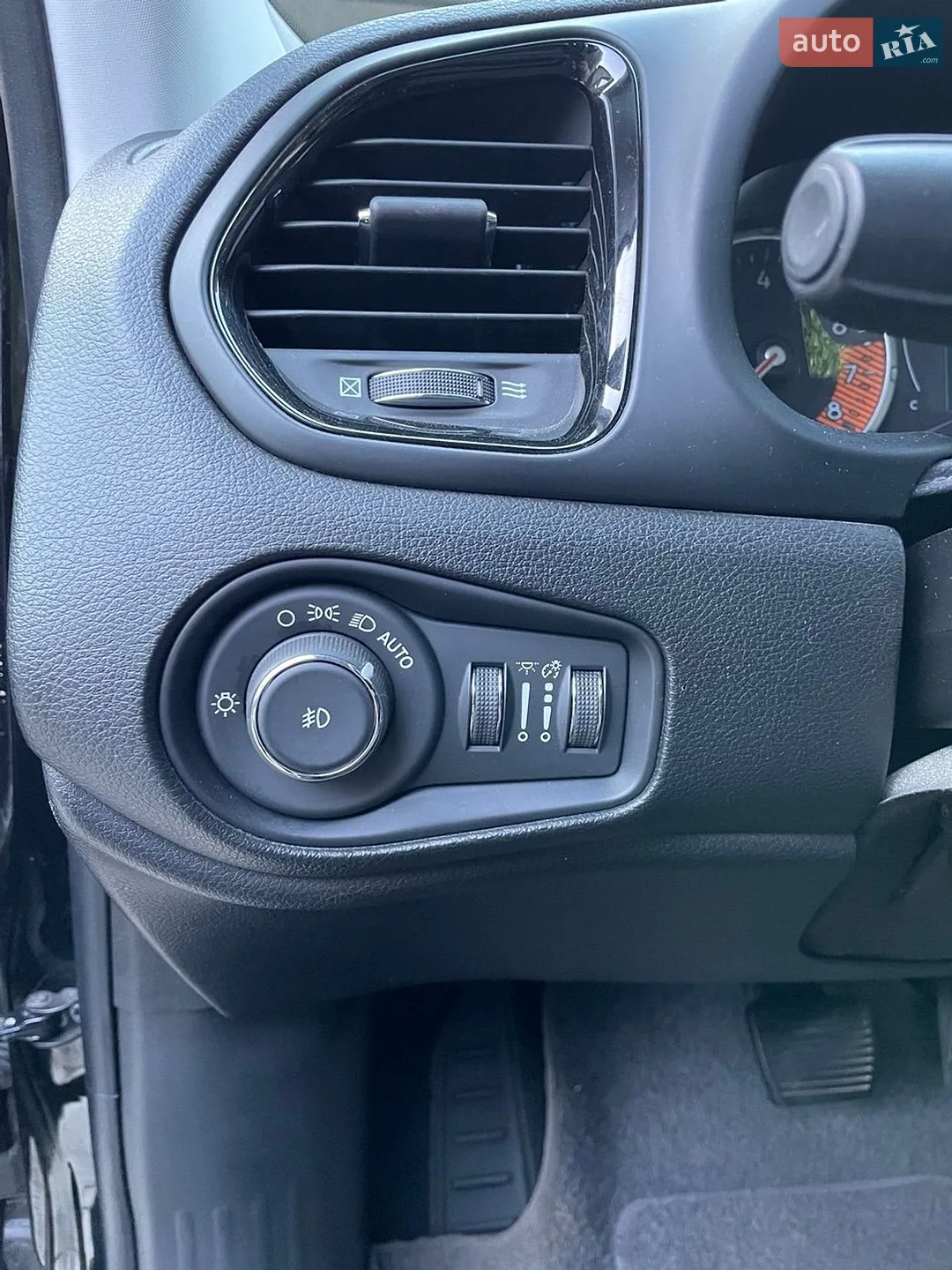 2019 Jeep Renegade - мініатюра 11