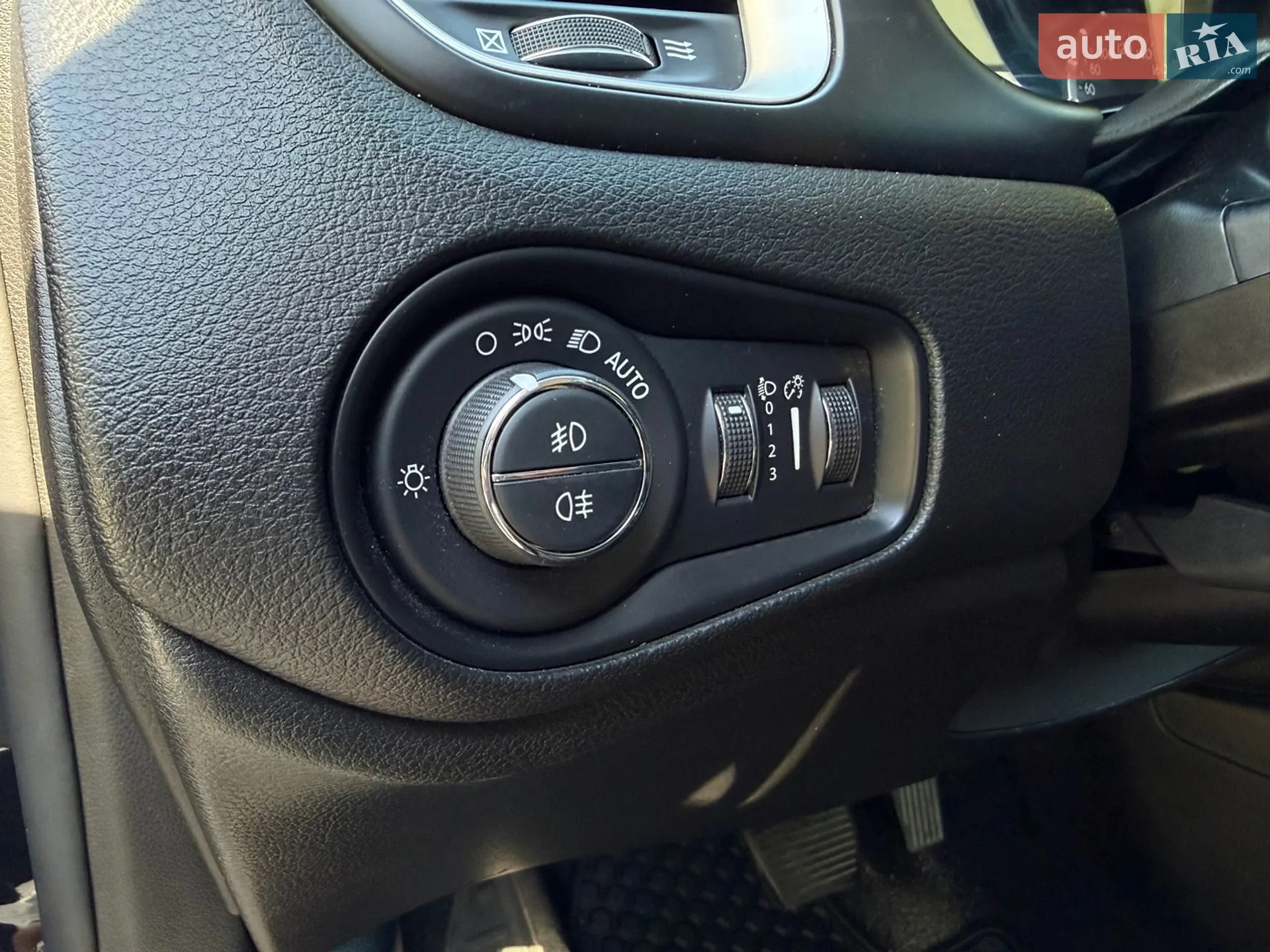 2016 Jeep Renegade - мініатюра 19