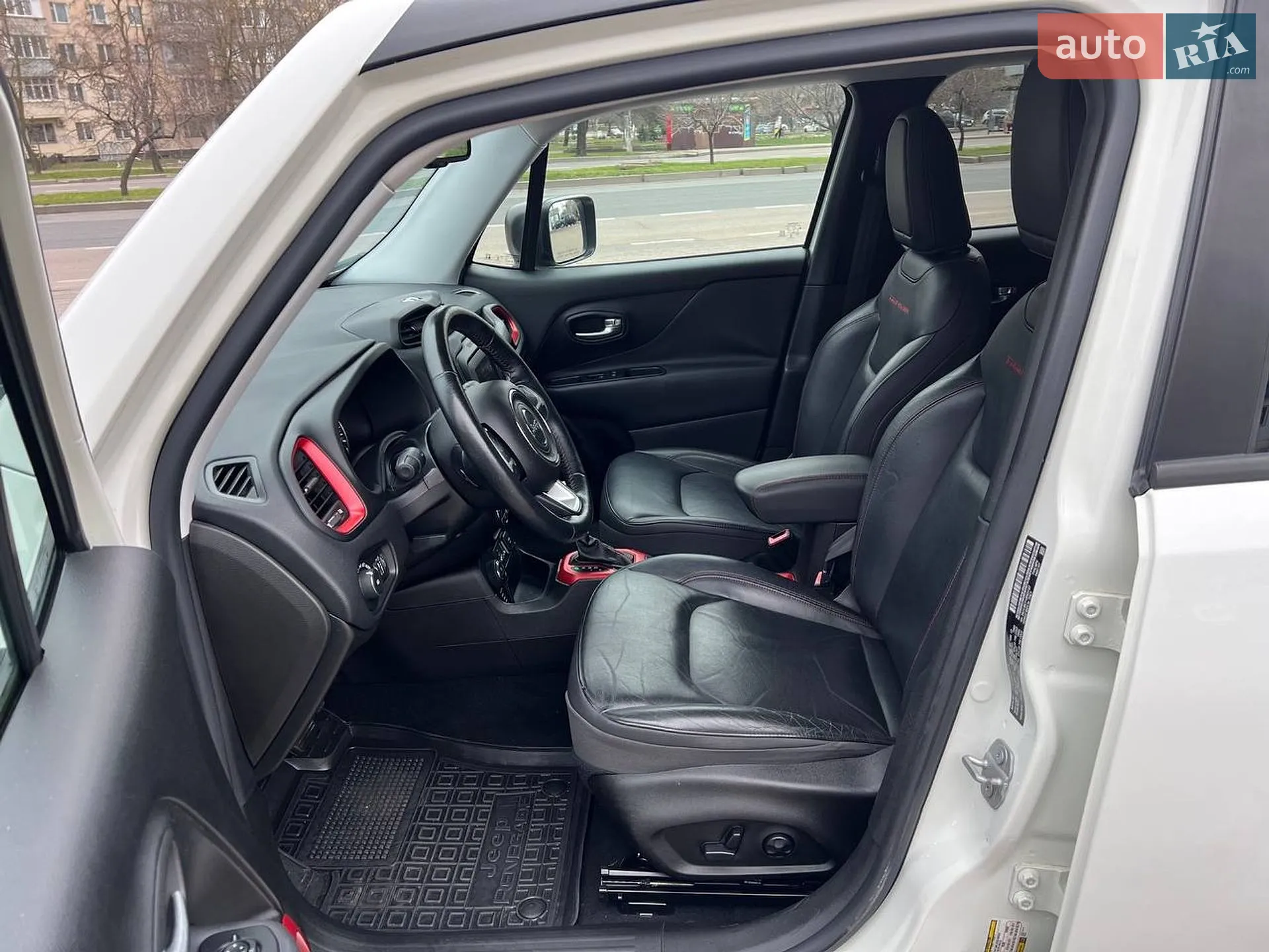 2016 Jeep Renegade - мініатюра 13