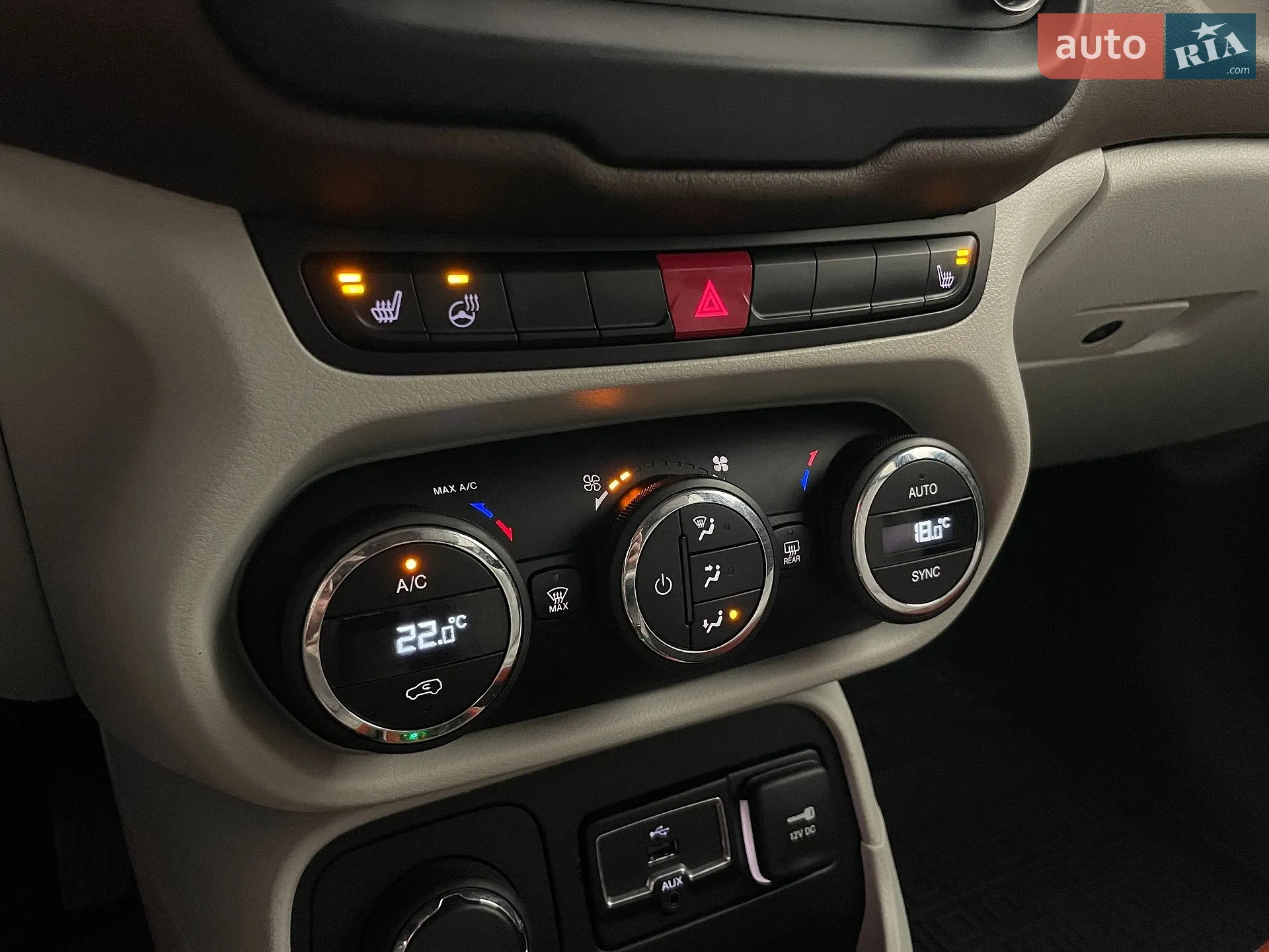 2015 Jeep Renegade - мініатюра 18
