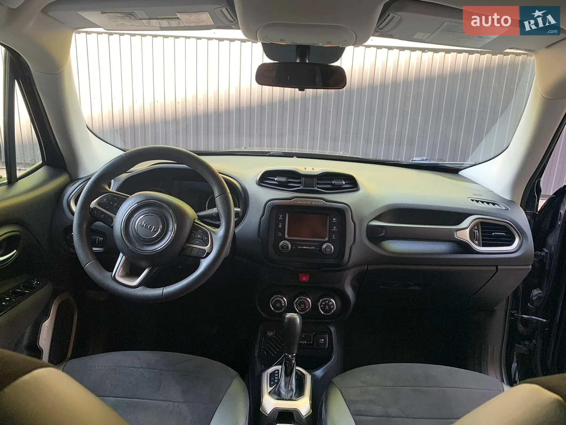2015 Jeep Renegade - мініатюра 15