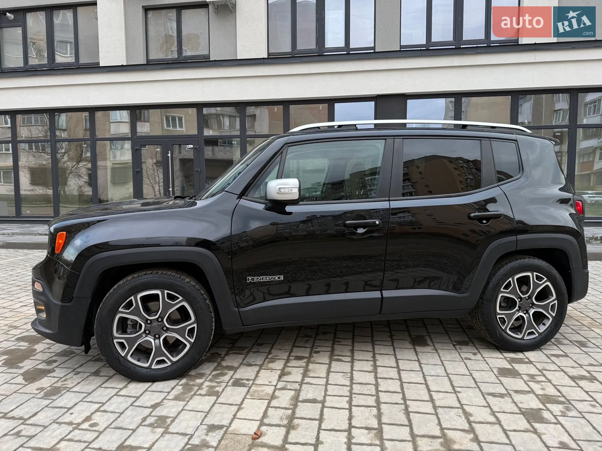 2016 Jeep Renegade - мініатюра 3